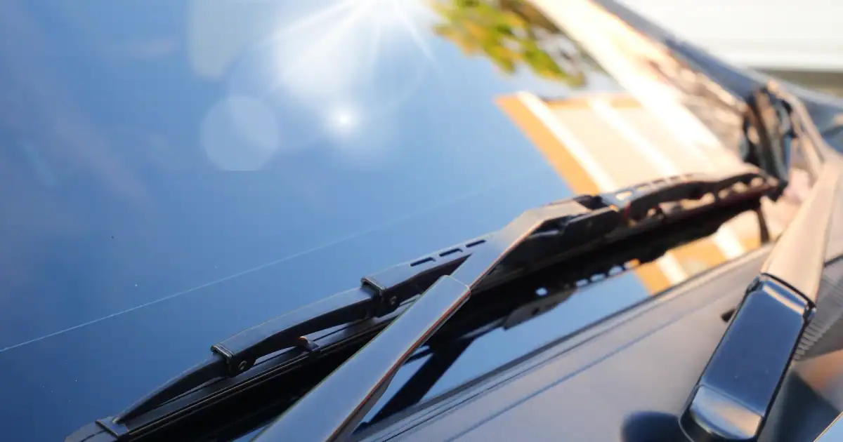  Arizona vehicle protected by UV-blocking window tint under intense sunlight